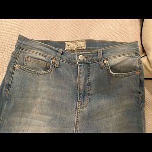 Free People Skinny distressed jeans